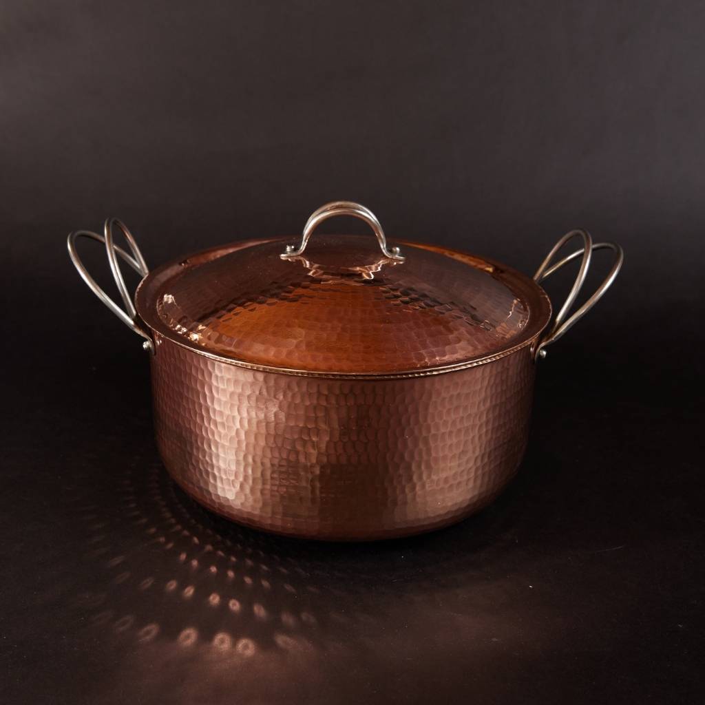 Beautiful and Big Copper Dutch Ovens - packaging