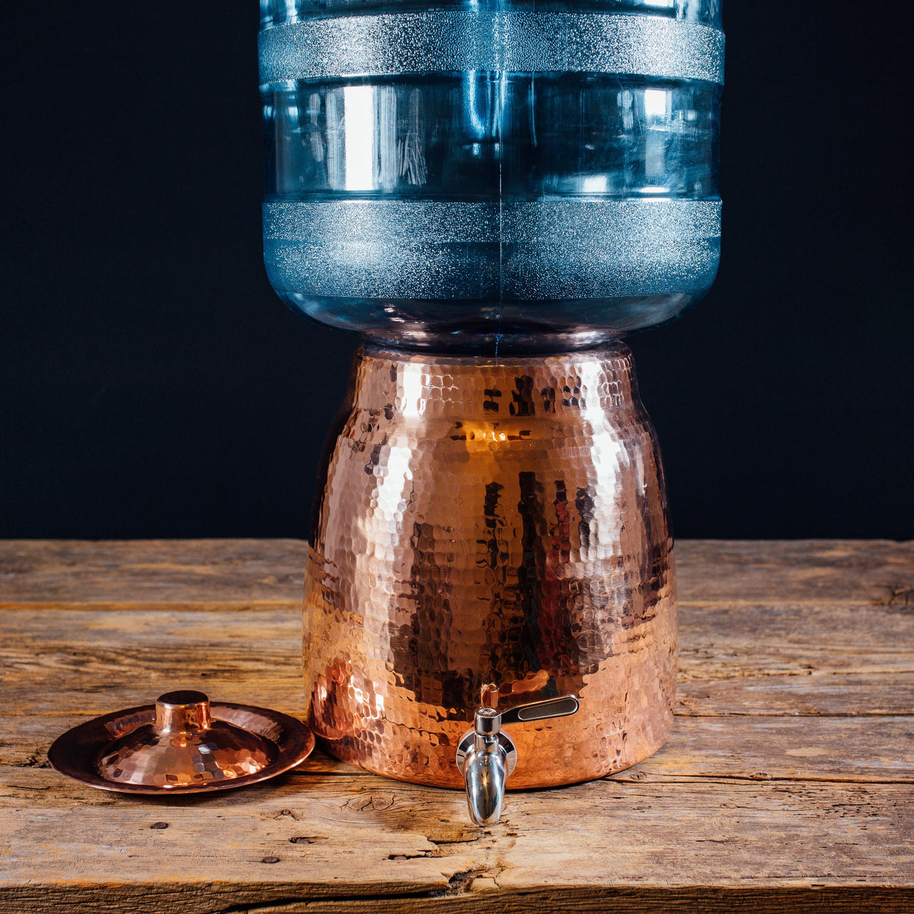 Niagara Copper Water Dispenser with Lid - detail view