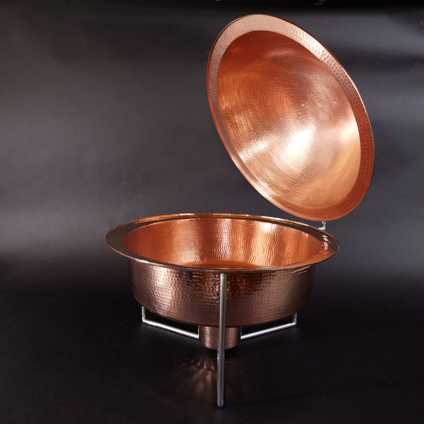 Round Copper Chafing Dish - detail view
