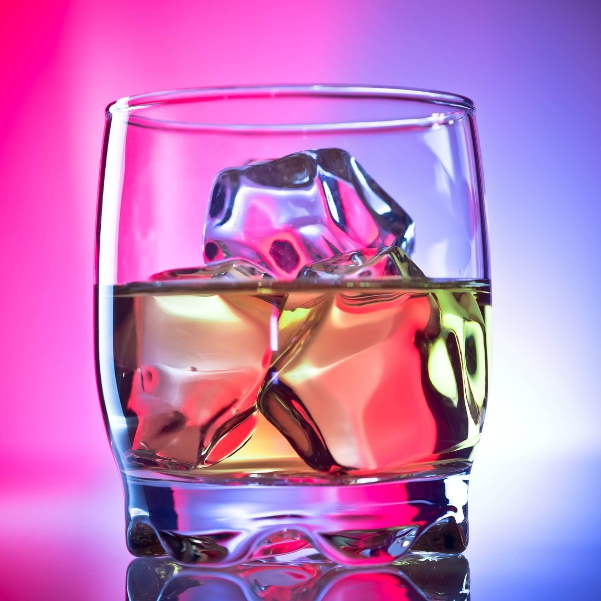 Ravenscroft Distiller Taylor double old-fashioned glasses with Glacier soapstone whiskey stones