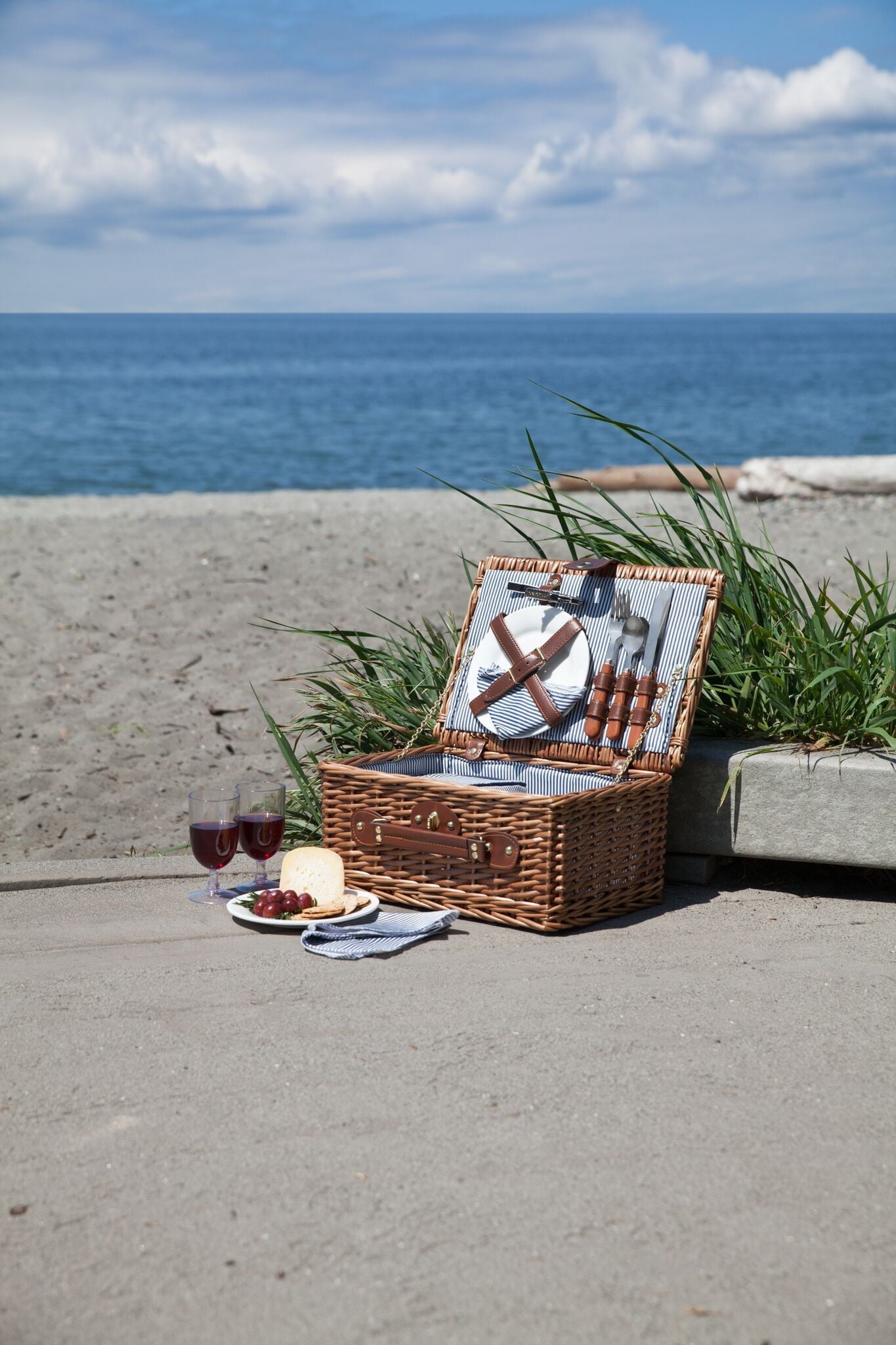 Newport Wicker Picnic Basket Set by Twine - lifestyle shot
